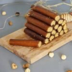 Fındık ezmeli ve pestilli geleneksel Gümüşhane rulo sarma tatlısı