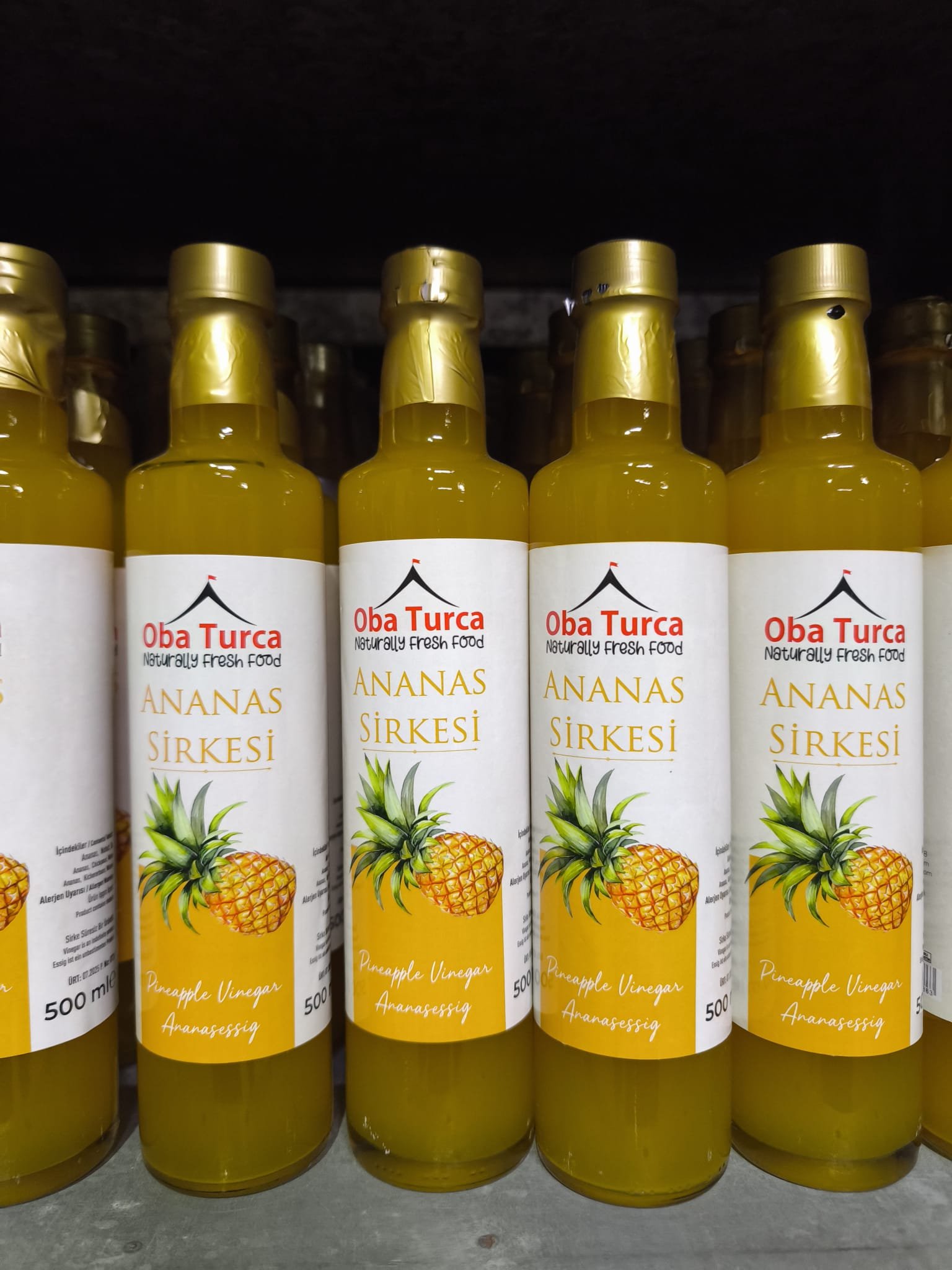 ananas-sirkesi-oba-turca Doğal ananas sirkesi, sindirim ve bağışıklığı destekleyen katkısız tropikal sirke.
